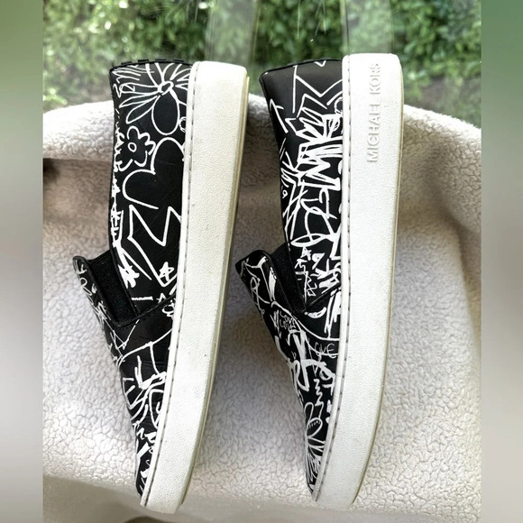 Michael Kors New York “Keaton” Black and White Leather upper white sole 9.5. VGC - Picture 2 of 16